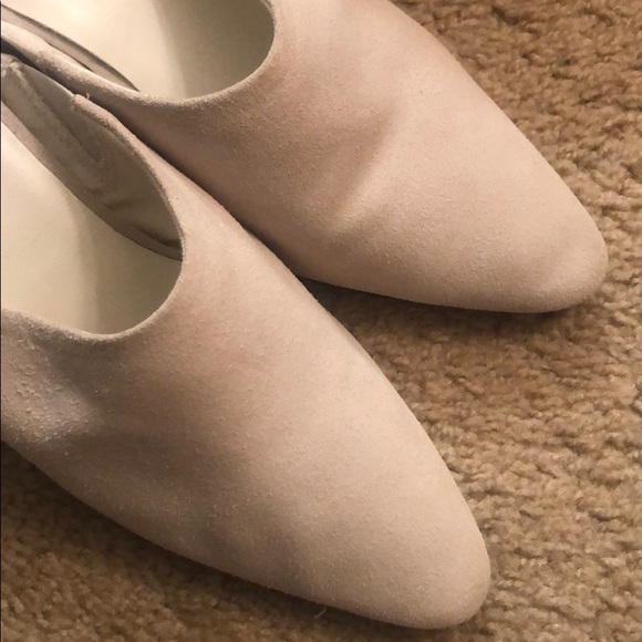 URBAN OUTFITTERS Becky Suede Ivory Pointed Mule - Picture 6 of 8